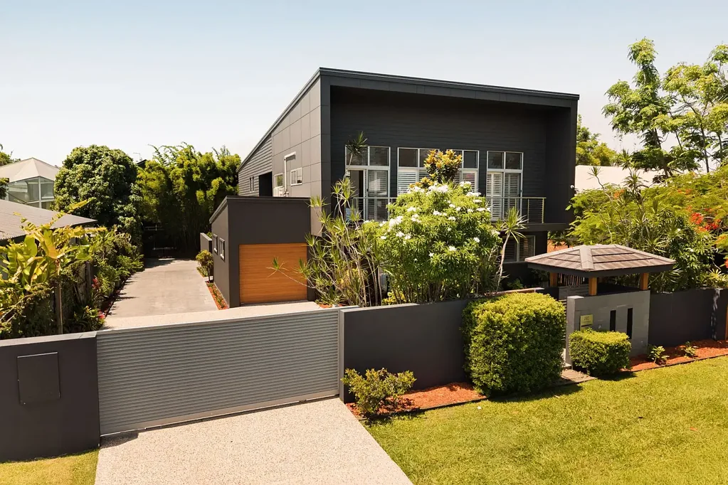 Bulimba 5部屋 Luxury Living on an Exceptional Oversized Block