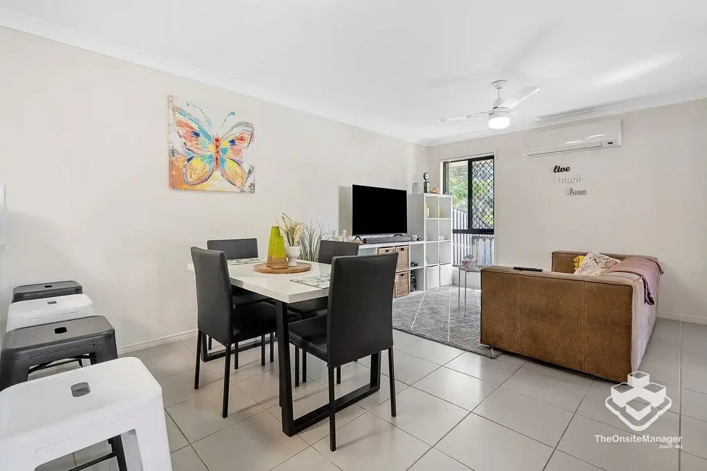 Spacious 2-Bedroom Duplex with Large Backyard