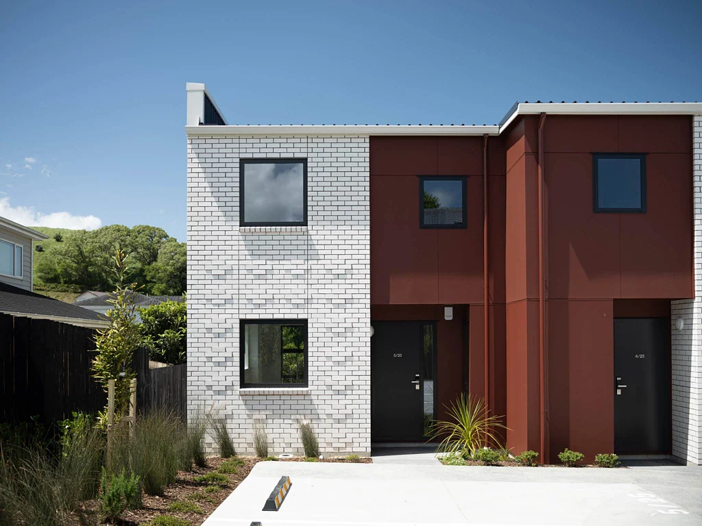 Mount Roskill 3침실 Modern Parkside Living