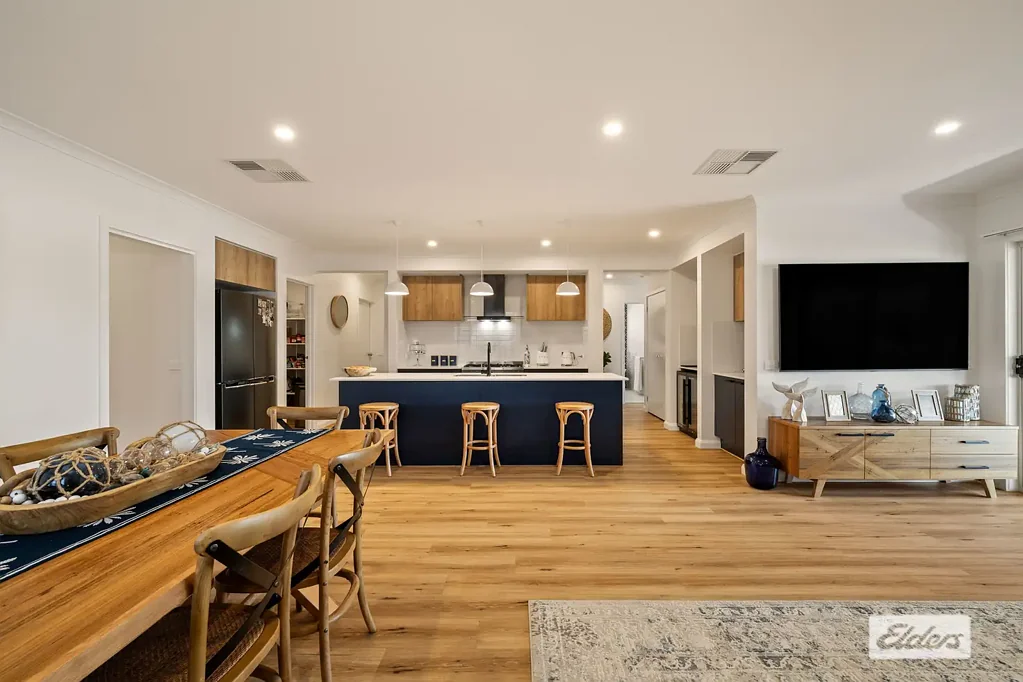 Wodonga 4침실 Hamptons-Inspired Elegance, Immaculately Presented