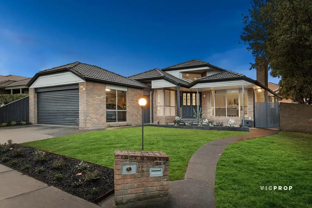 Rowville 4ਬੈੱਡਰੂਮ Spacious Family Living in the Prestigious Lakes Estate