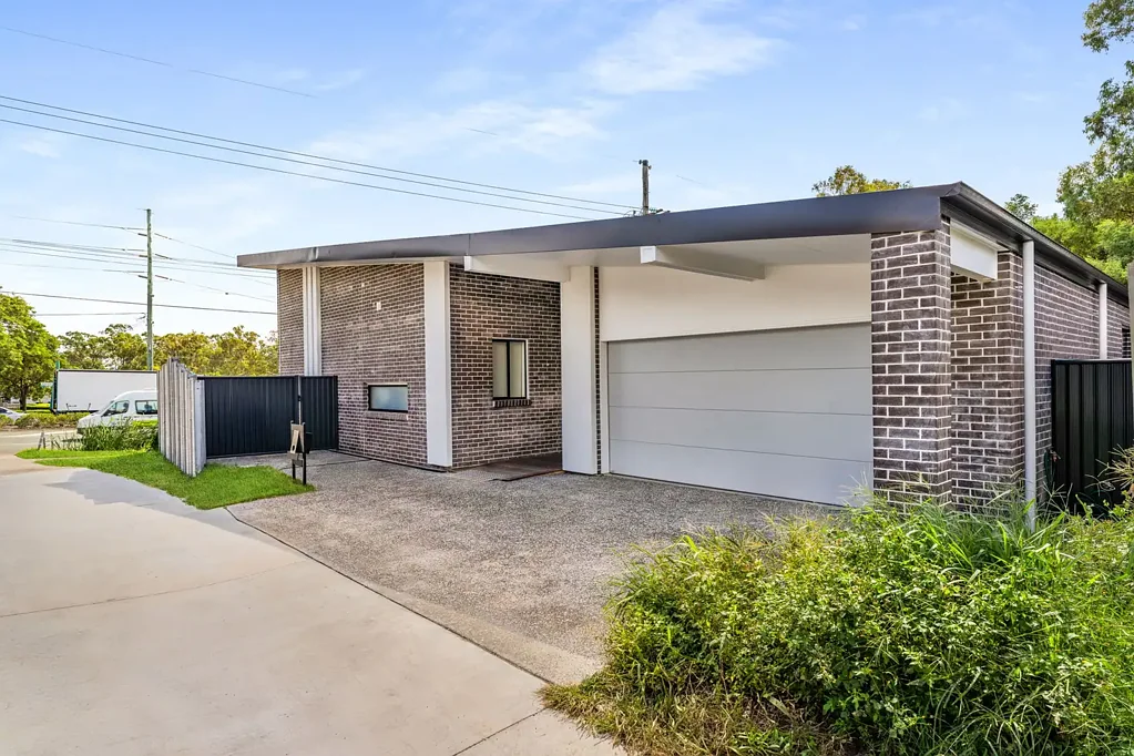 Home with Two Private Bedrooms & Bathrooms - Ideal for Comfort and Convenience