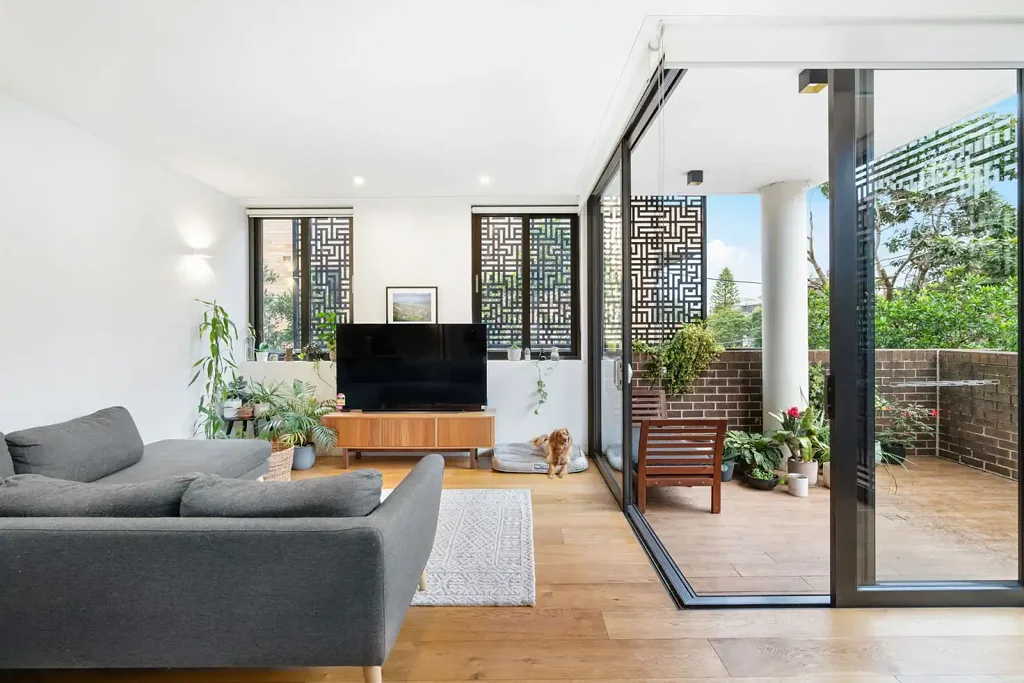 Oversized Pet-Friendly 1 Bedroom + Study Apartment | The Chiswick, Kensington