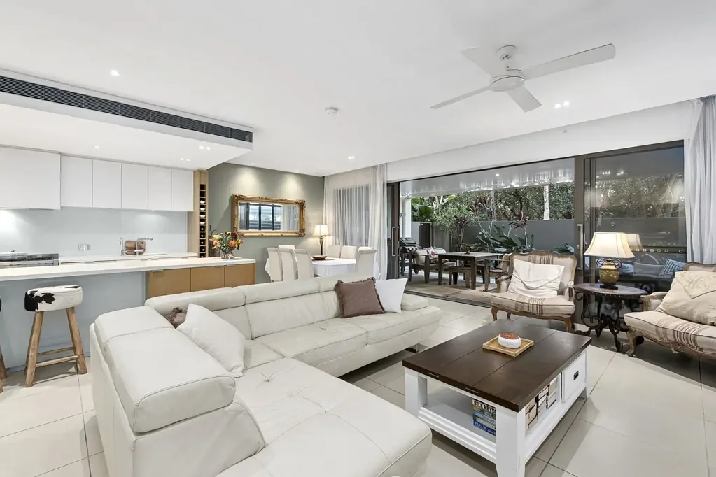 Kingscliff 3 Bedroom Absolute Beachfront Elegance - Ground Floor Coastal Haven