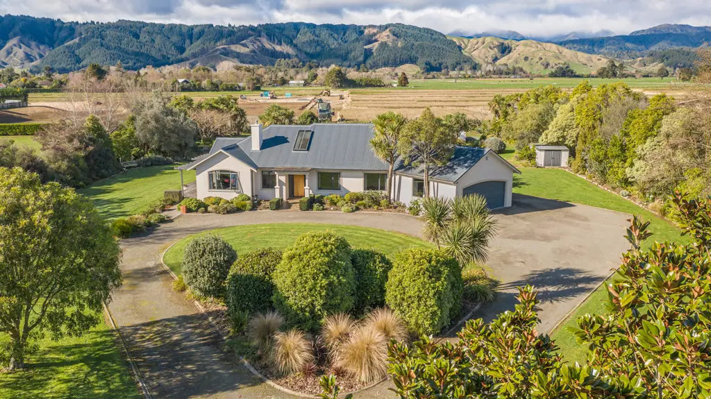 Levin 3 Bedroom Private retreat with Tararua views