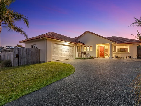 Welcome Bay 3房  Perfect family home with room to entertain or play