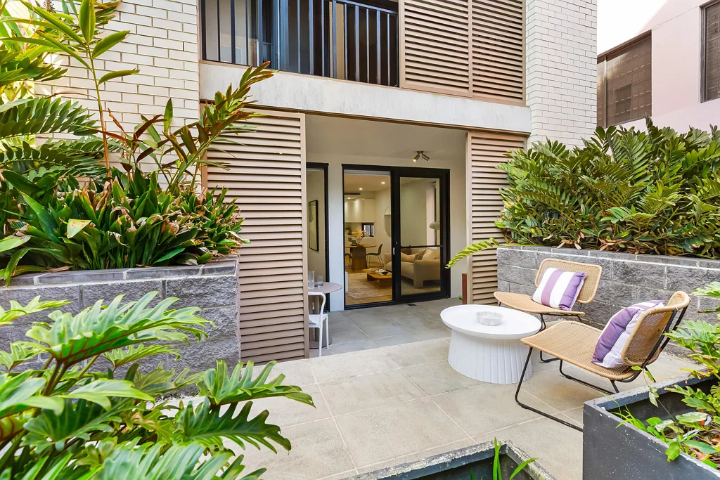 Kensington 2房 位于宁静后方的现代庭院公寓 Contemporary Courtyard Apartment In A Peaceful Rear Setting