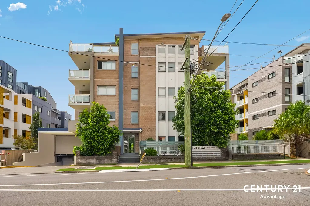 Wentworthville 1房 黄金地段便利 近铁近商圈 现代厨卫精装 安全社区车位 1 Bedroom Apartment in the heart of Wentworthville !!