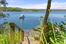 422 Willarong Road, Caringbah South