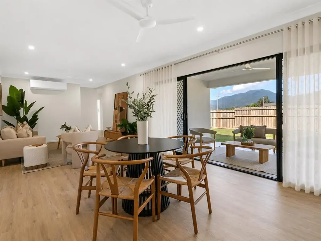 Gordonvale 4房  Brand New, Modern, Spacious, Individually Titled and Surprisingly Private - with a Rare 208m² Courtyard
