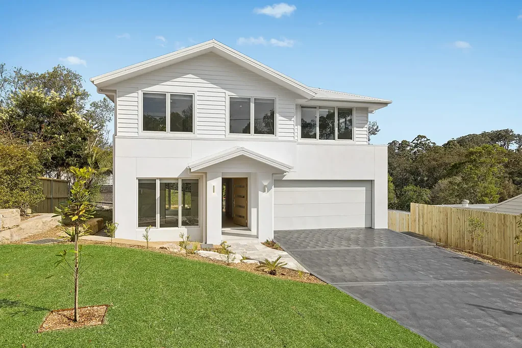 Wamberal 5房  Brand new family home in the heart of Wamberal