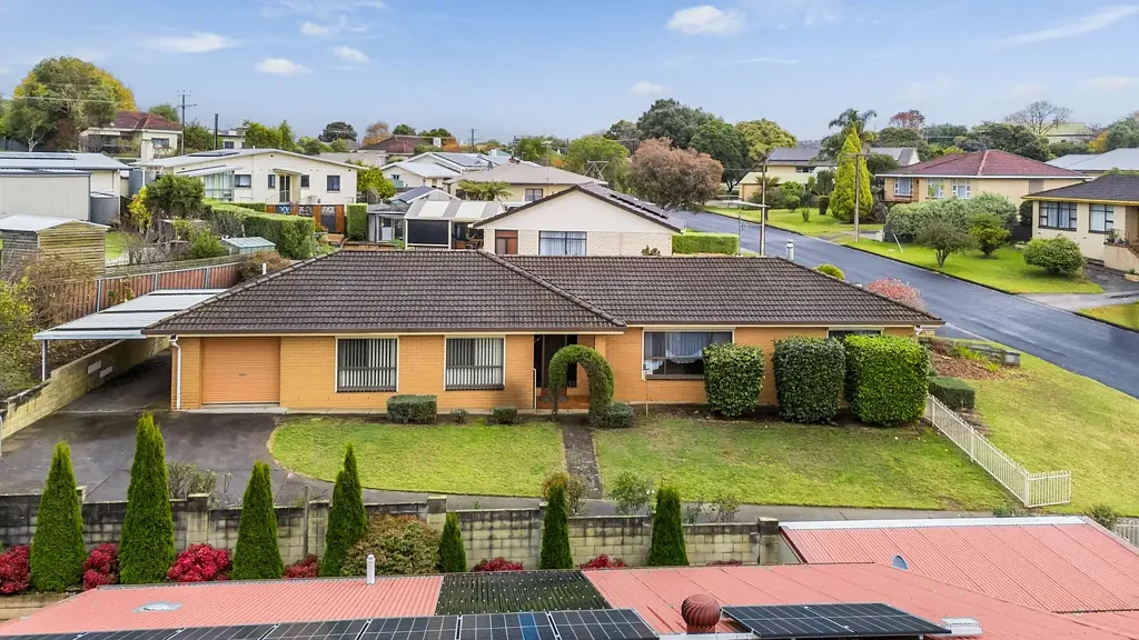 6 Mayfair Crescent, Mount Gambier, SA 5290