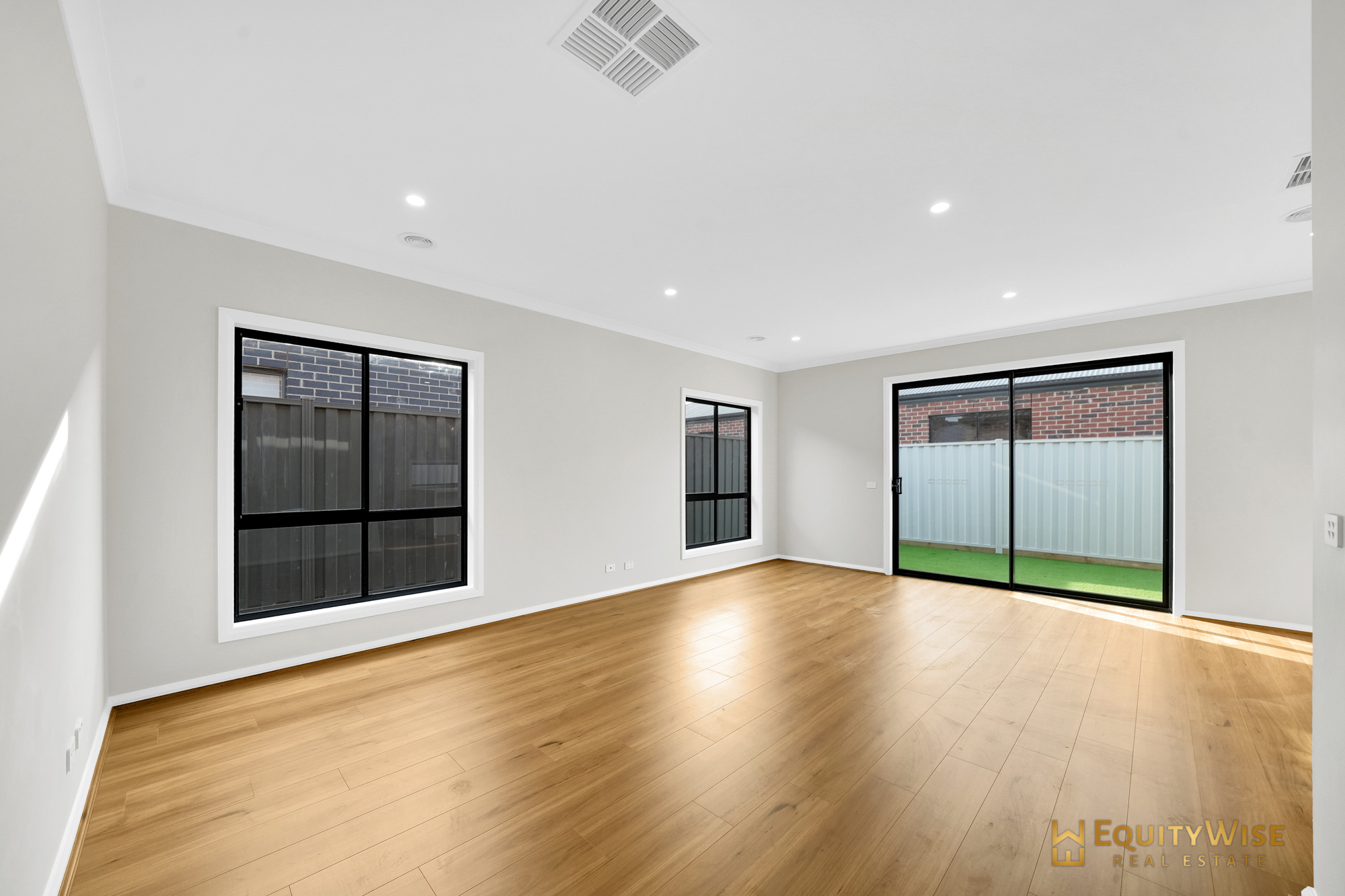 3 HERON WAY, MELTON SOUTH VIC 3338, 0房, 0浴, House