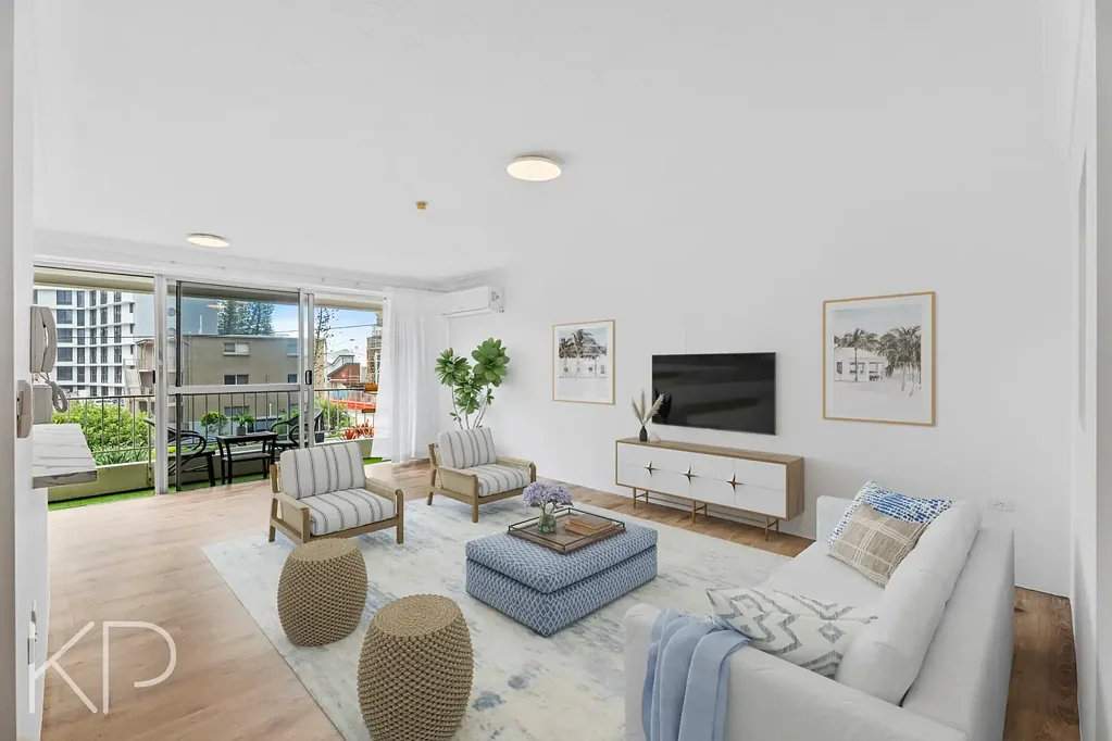 Surfers Paradise 2ห้องนอน Immaculately Renovated 2-Bedroom Beachside Apartment in Prime Location
