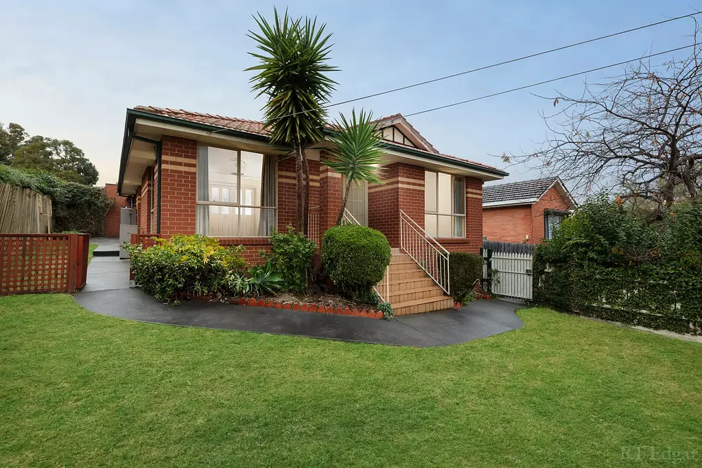 Bulleen 2Zimmer Streetfront Villa In Coveted Pocket