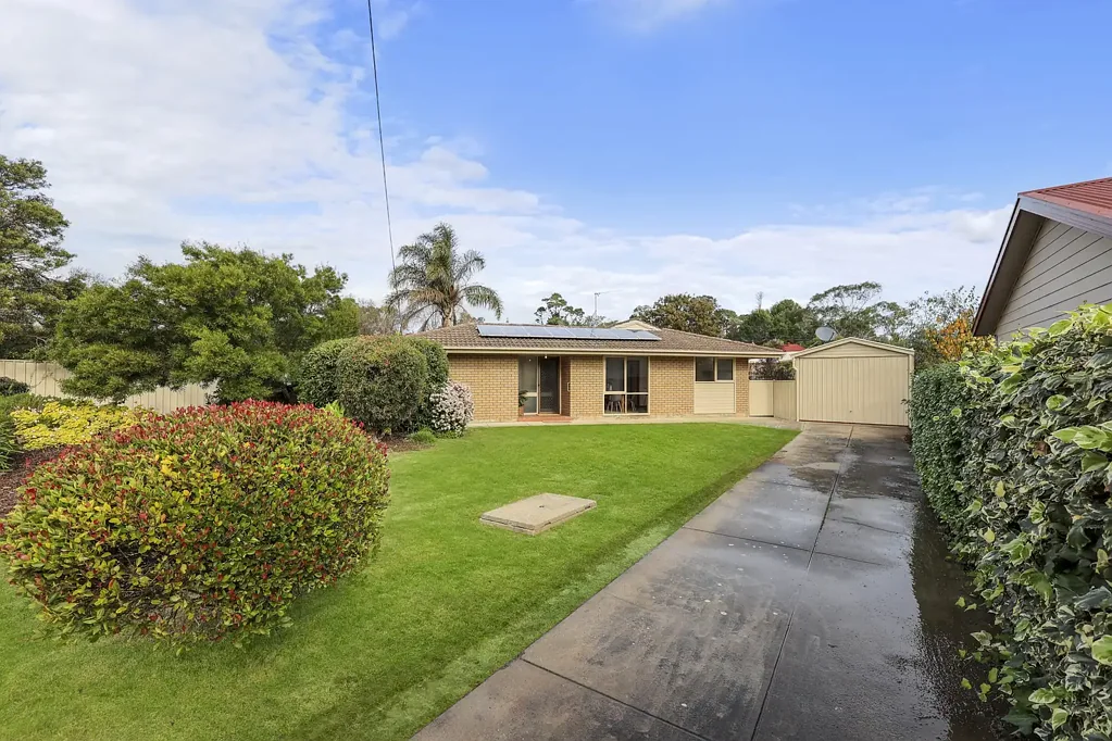 Yankalilla 3房  Fresh, Inviting & Ready to Welcome You Home