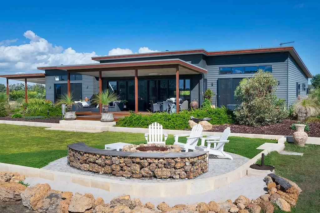 Cowaramup Live the Rural Dream!