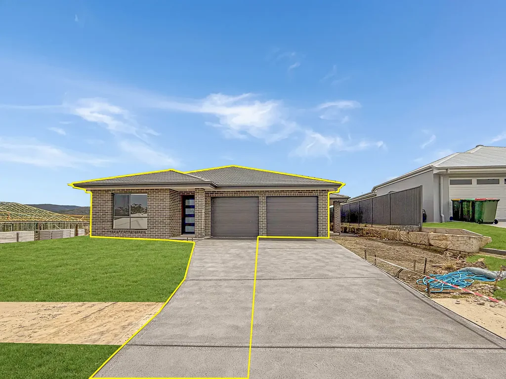 NEWLY BUILT 1 BEDROOM DUPLEX