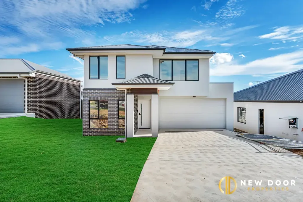 Brand New 4 Bedroom Family House For Rent!