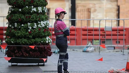 职场寒意渐浓：澳洲职位空缺连降四月，求职竞争白热化！