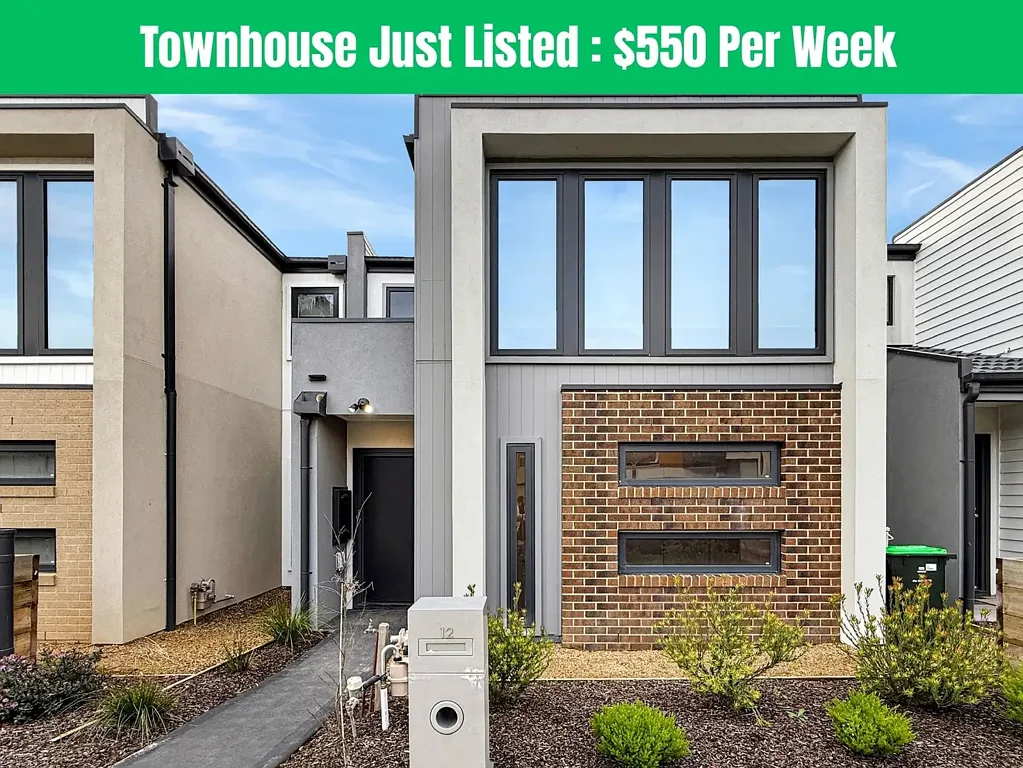 🏡 4-Bedroom Townhouse in Mernda