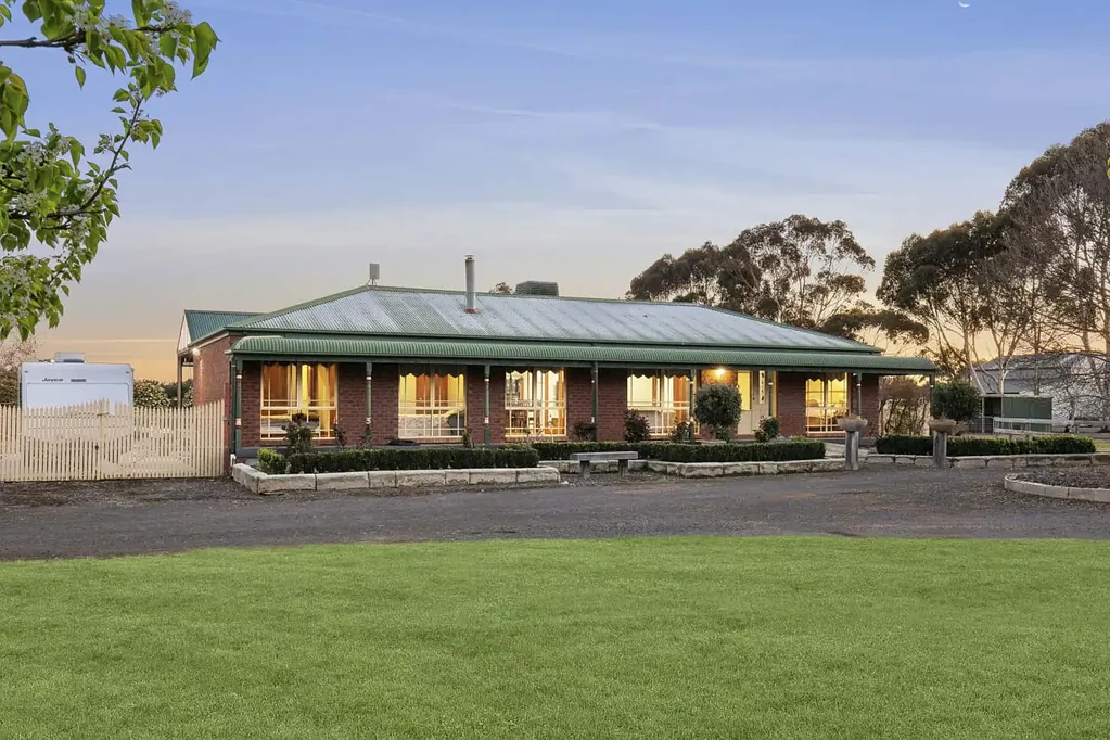 Lara 3Zimmer 5 Acres of Serene Country Living