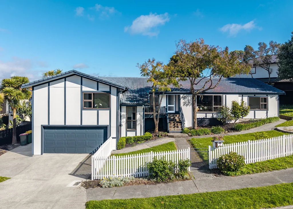 Bucklands Beach 4 Bedroom Vendors have relocated | This will be sold