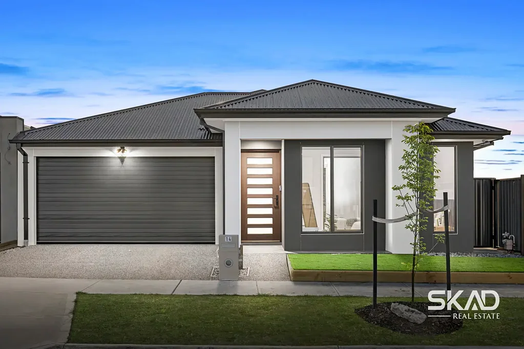 Mickleham 4房 建筑师设计四房  主卧步入式衣帽间豪华套间  设计师厨房瀑布边缘石材台面  三菱分区空调博世安防系统  环氧树脂双车库  步行至Craigieburn Village  靠近Hume高速与学校公园 Live in Style & luxury at Most Desirable Location !!