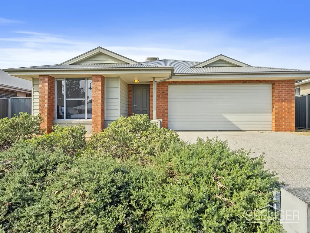 Spacious Four-Bedroom Family Home in a Quiet Location!
