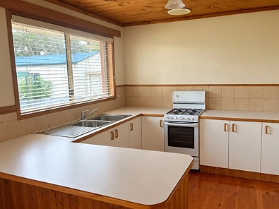 Kusina - 34 Nightingale Avenue, Wodonga, VIC 3690