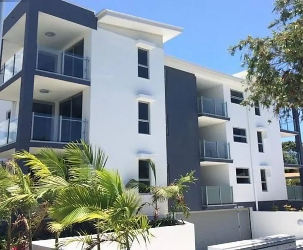 Labrador Apartment - Central Location