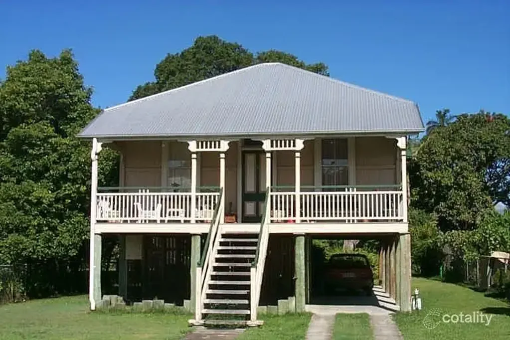 10 Barton Street Street, Sandgate, QLD 4017