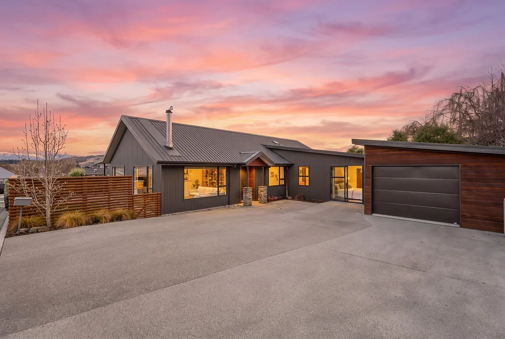 Wanaka 4房  Lake, Lifestyle & On The Move