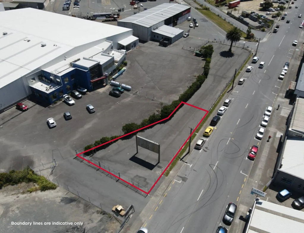 Gracefield Yard with great signage on Hutt Park Rd available!