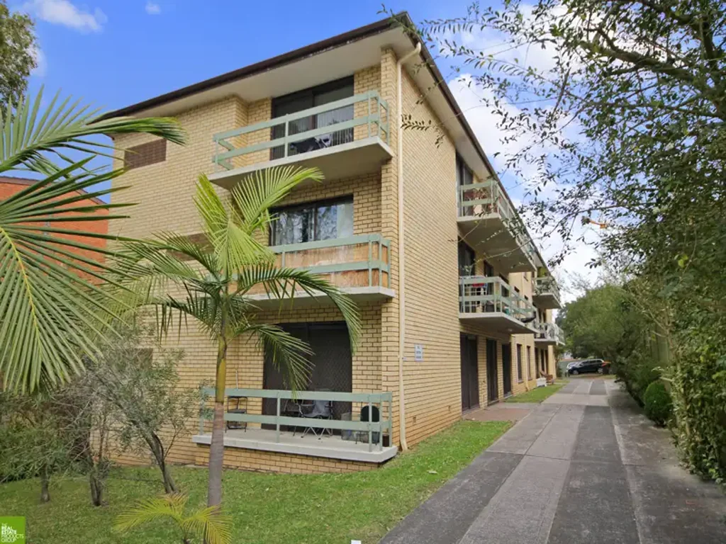 STYLISH MODERN GROUND FLOOR UNIT