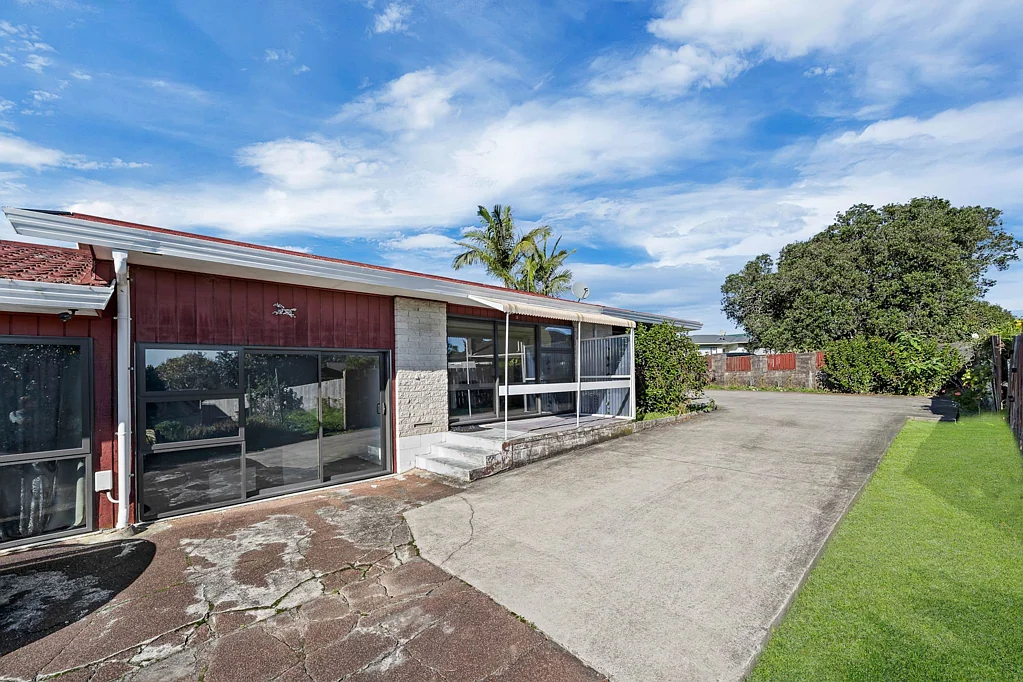 Papatoetoe 2 Slaapkamer TIME TO MOVE – SERIOUS SELLER WANTS ACTION!