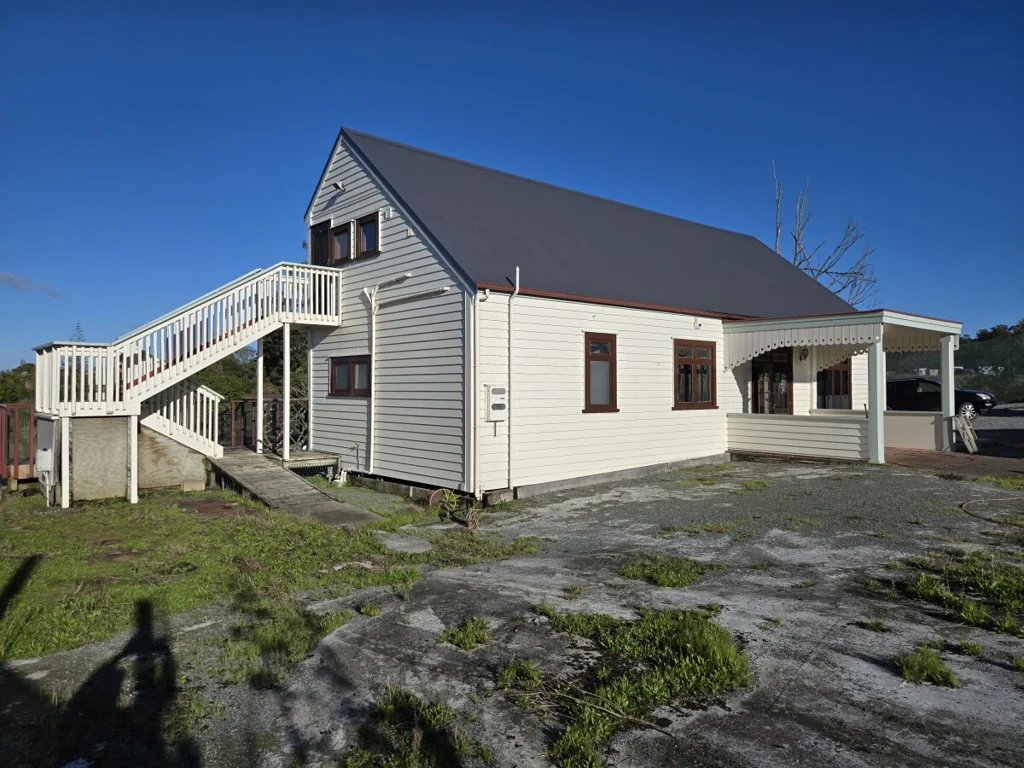 Kumeu  The Iconic Ex Carriages Café Is For Lease!