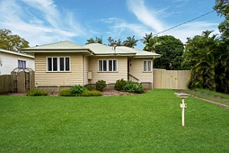 8 Spencer Street, Lawnton