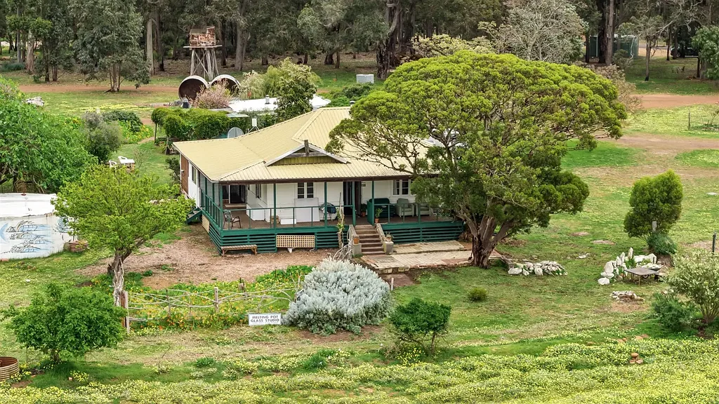 Margaret River 5ਬੈੱਡਰੂਮ Quintessential Margaret River property steeped in history