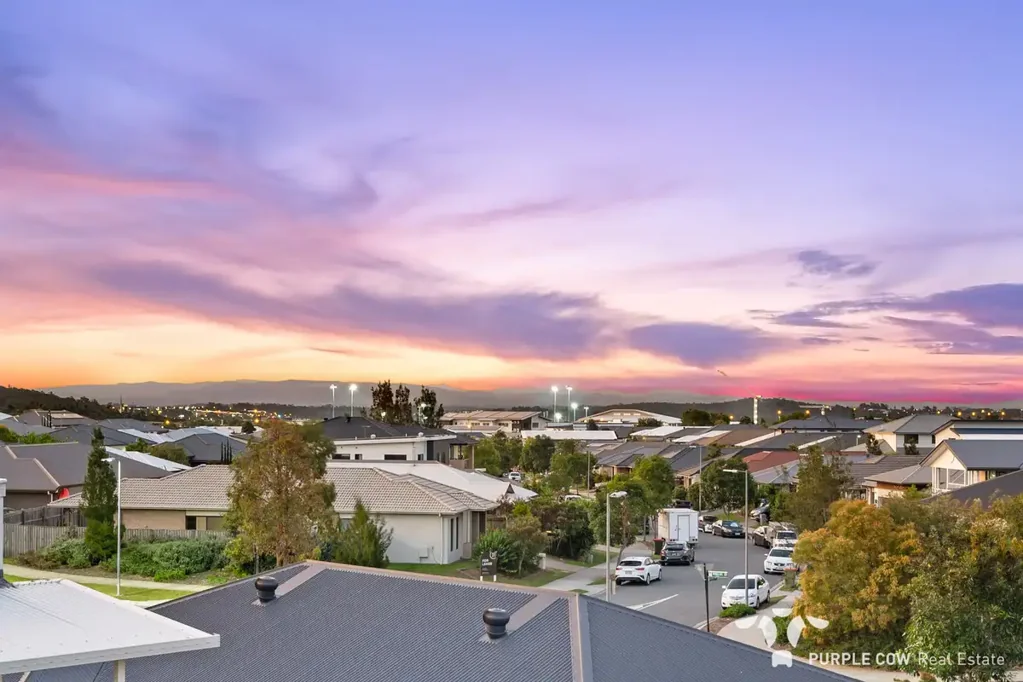 Spring Mountain 5Kwarto Multi-Generational Excellence | Dual Master Suites | $800pw Rental Return