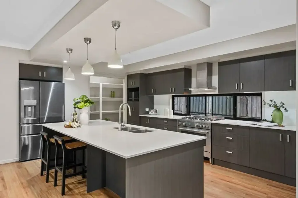 Carindale 5બેડરૂમ Modern Luxury Home in an Ideal Carindale Location