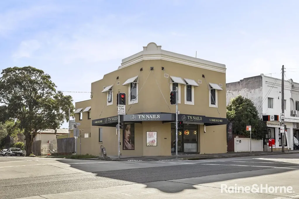 Fully Furnished Studio In Prime Location!