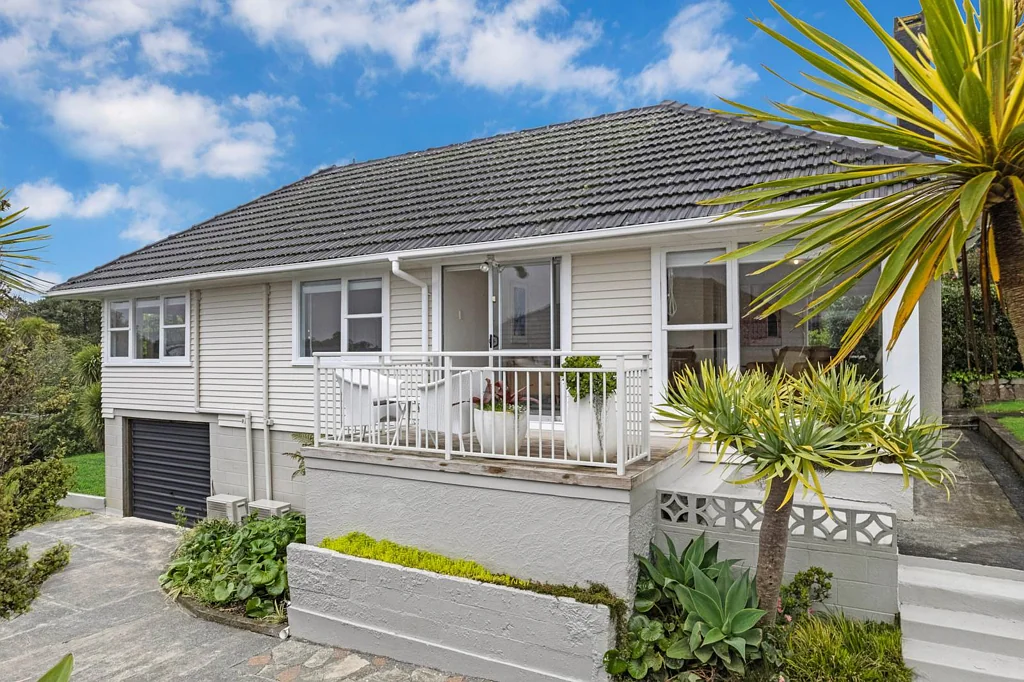 7 Limmer Place, Browns Bay, North Shore City, Auckland