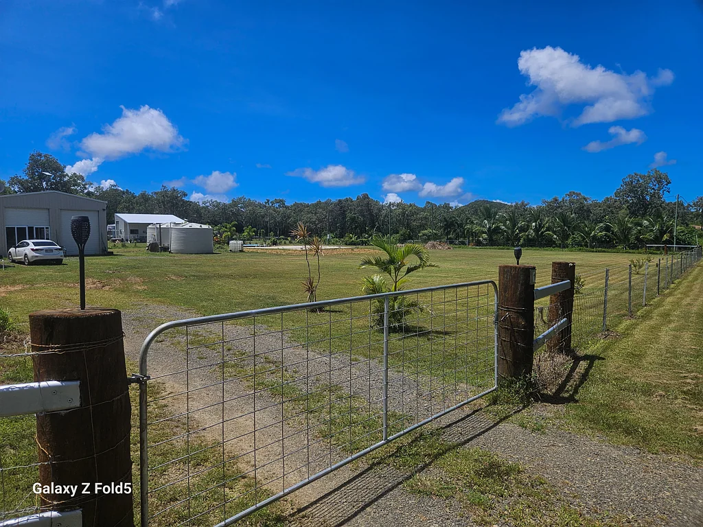 Cooktown Space, Shed & Serious Savings – 1 Acre Corner Block