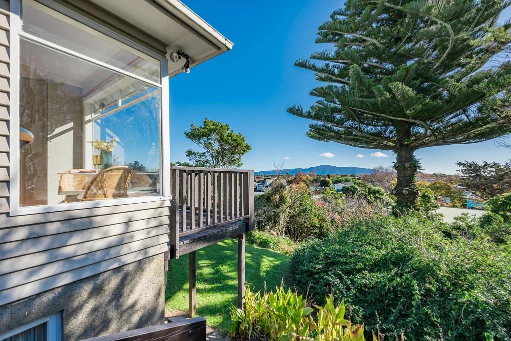 Paraparaumu 3 Bedroom Elevated, Refreshed, & Seriously Selling!