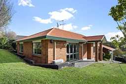 27 Carling Avenue, Massey