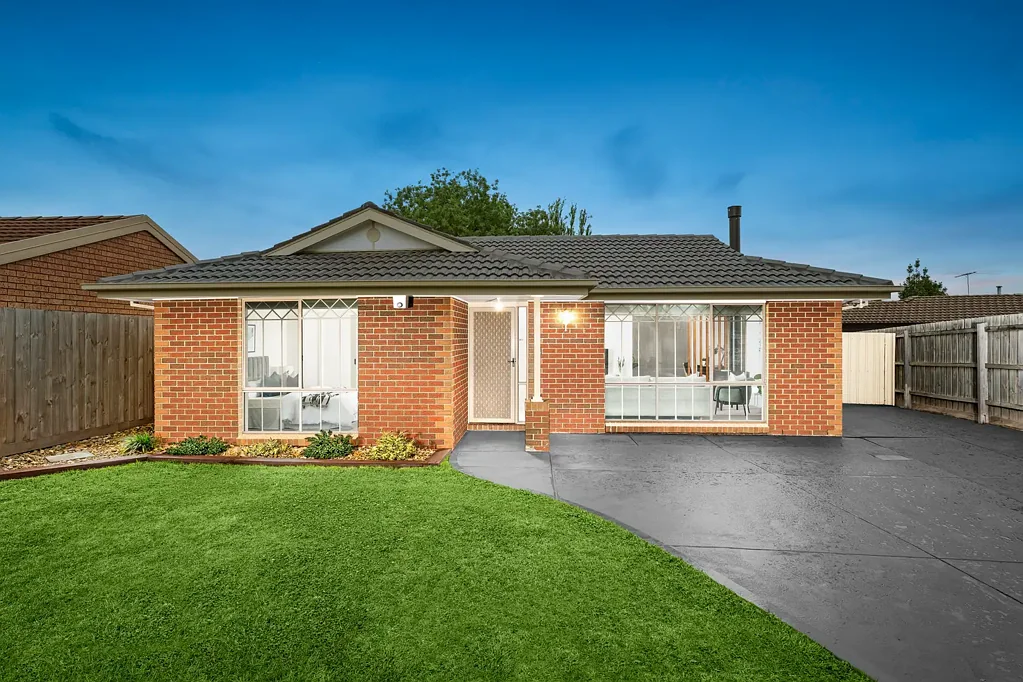 111 Woolnough Drive, Mill Park, VIC 3082