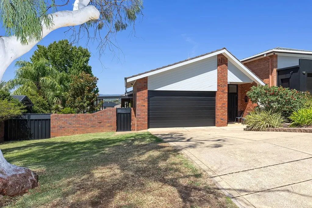 28 Henwood Avenue, Kooringal, NSW 2650