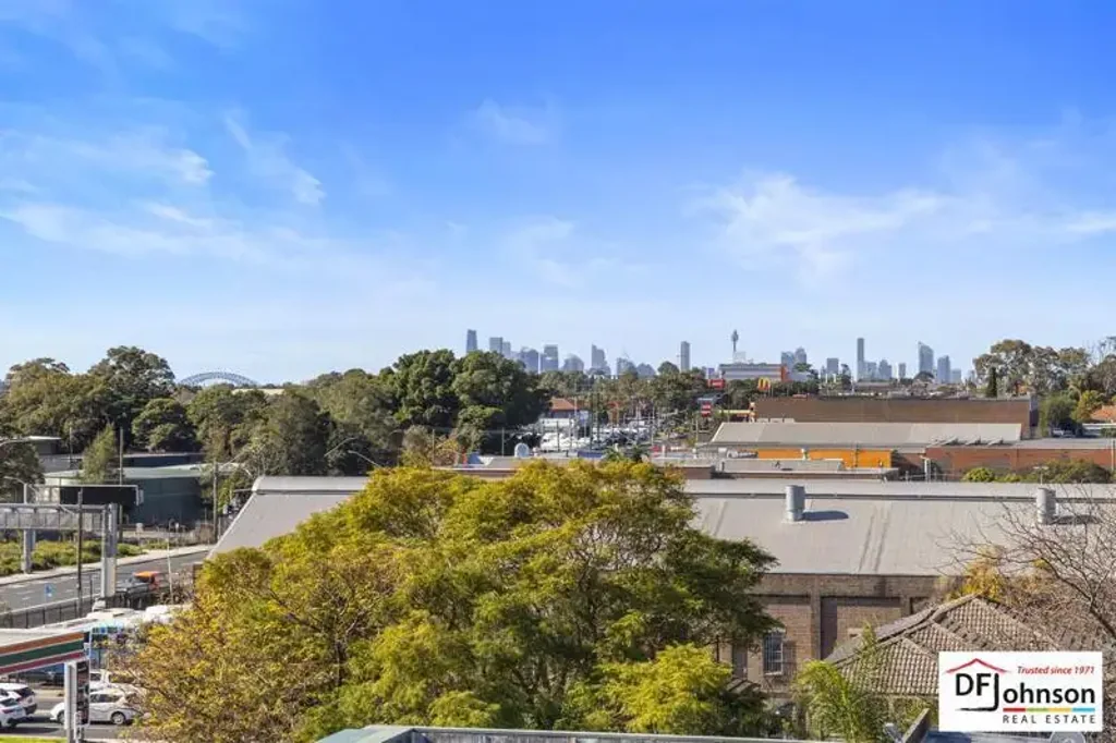 Burwood 2 Bedroom STUNNING PENTHOUSE WITH CITY VIEWS