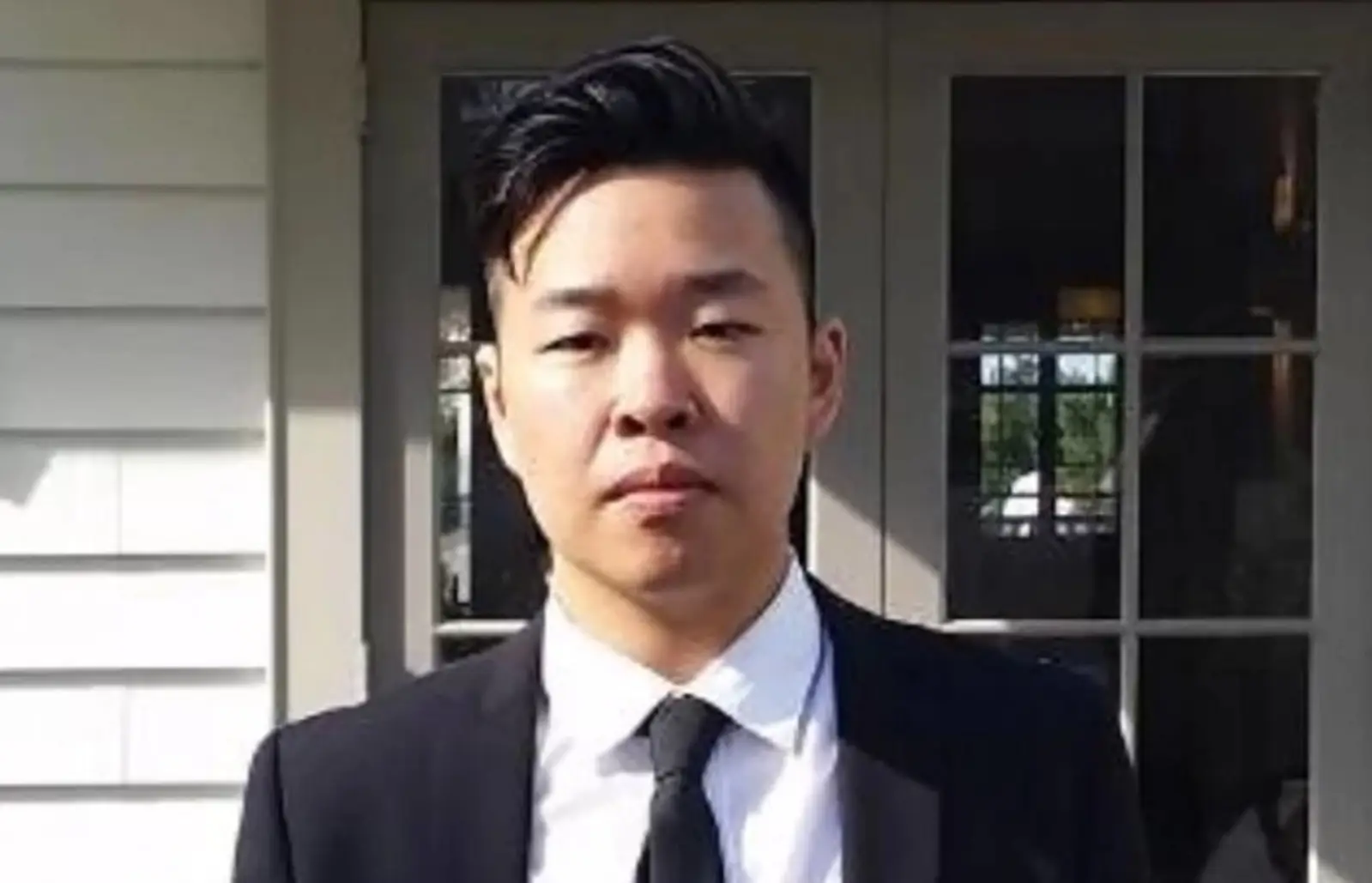这个中介专挑孤寡老人下手 以低价骗取他们的房产！